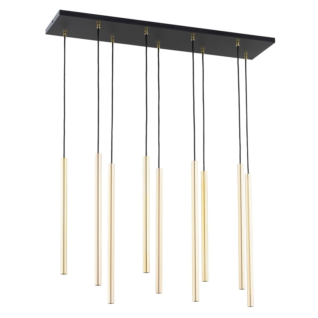 Vue de trois quarts du luminaire doré et de ses neuf tubes suspendus