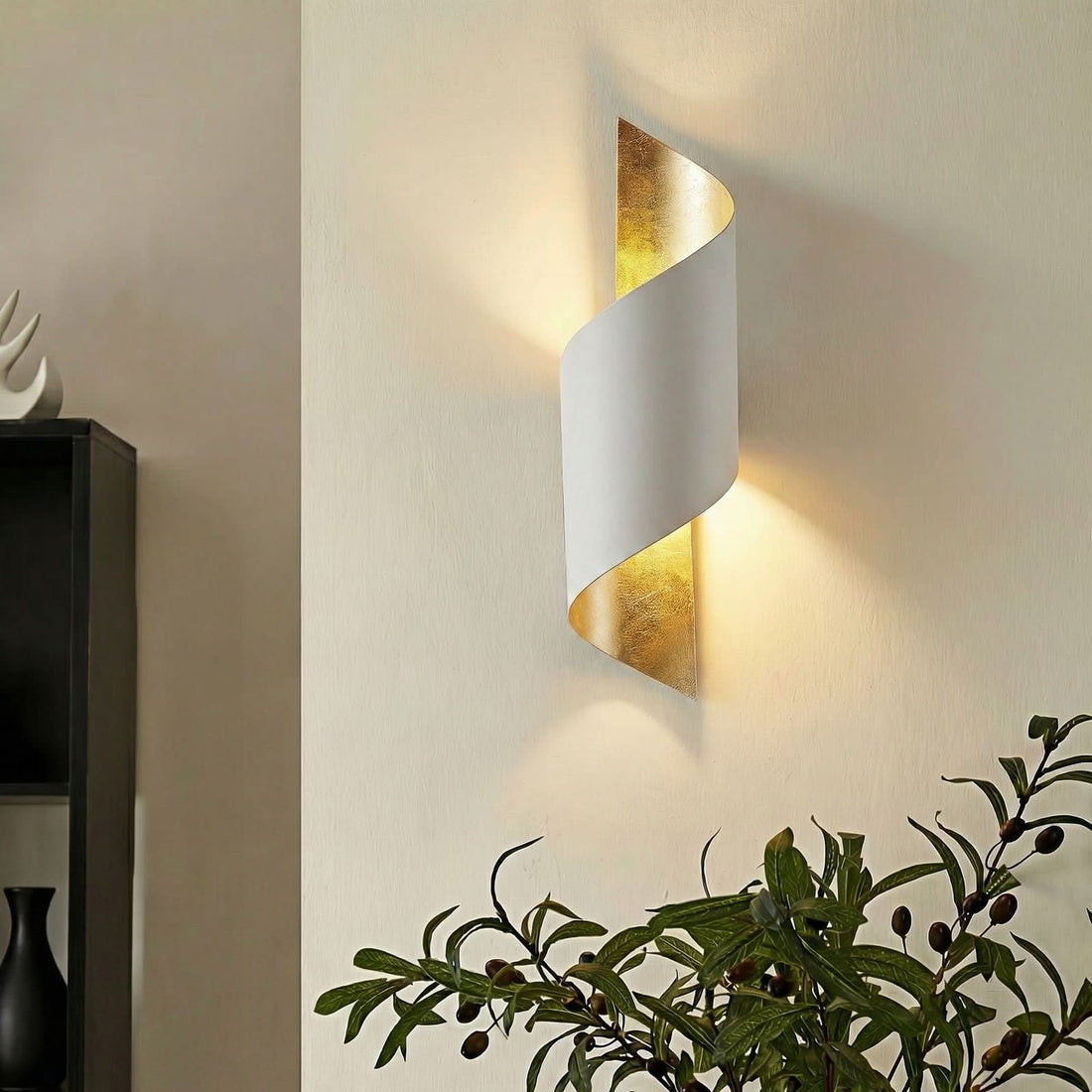 Applique murale en métal, blanc et doré, hauteur 52 cm