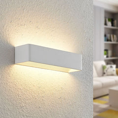 Applique murale LED Karam en aluminium, blanc, hauteur 8 cm, 3000 K, 11,2 W