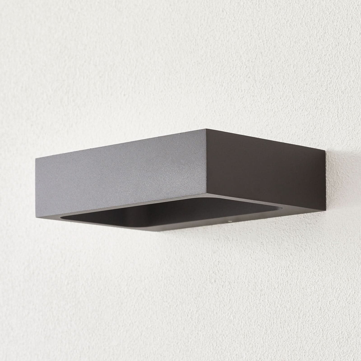 Applique murale LED Bento 1.3 en aluminium, noir, hauteur 4,6 cm