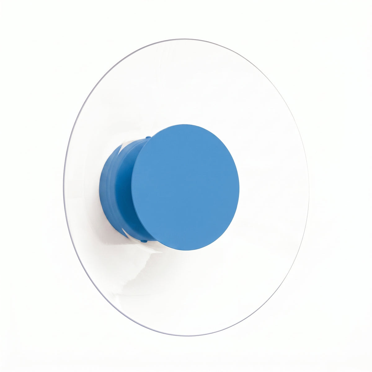 Vue de face du luminaire en finition bleu ciel avec disque de verre clair