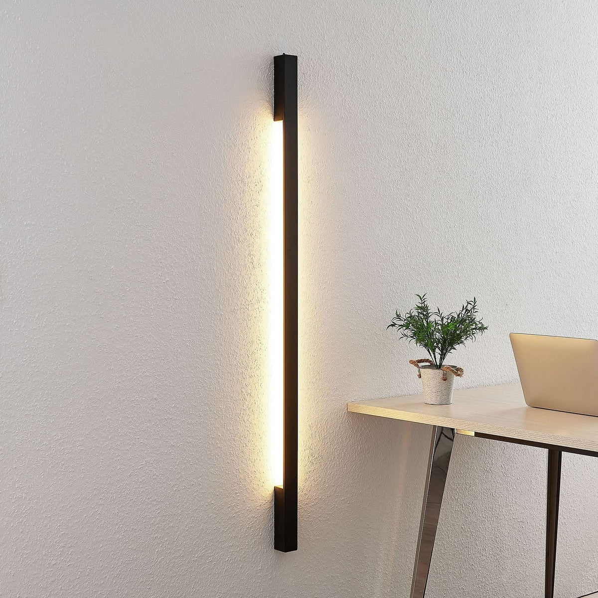 Applique murale LED Ivano 130 en aluminium, noir, hauteur 130 cm