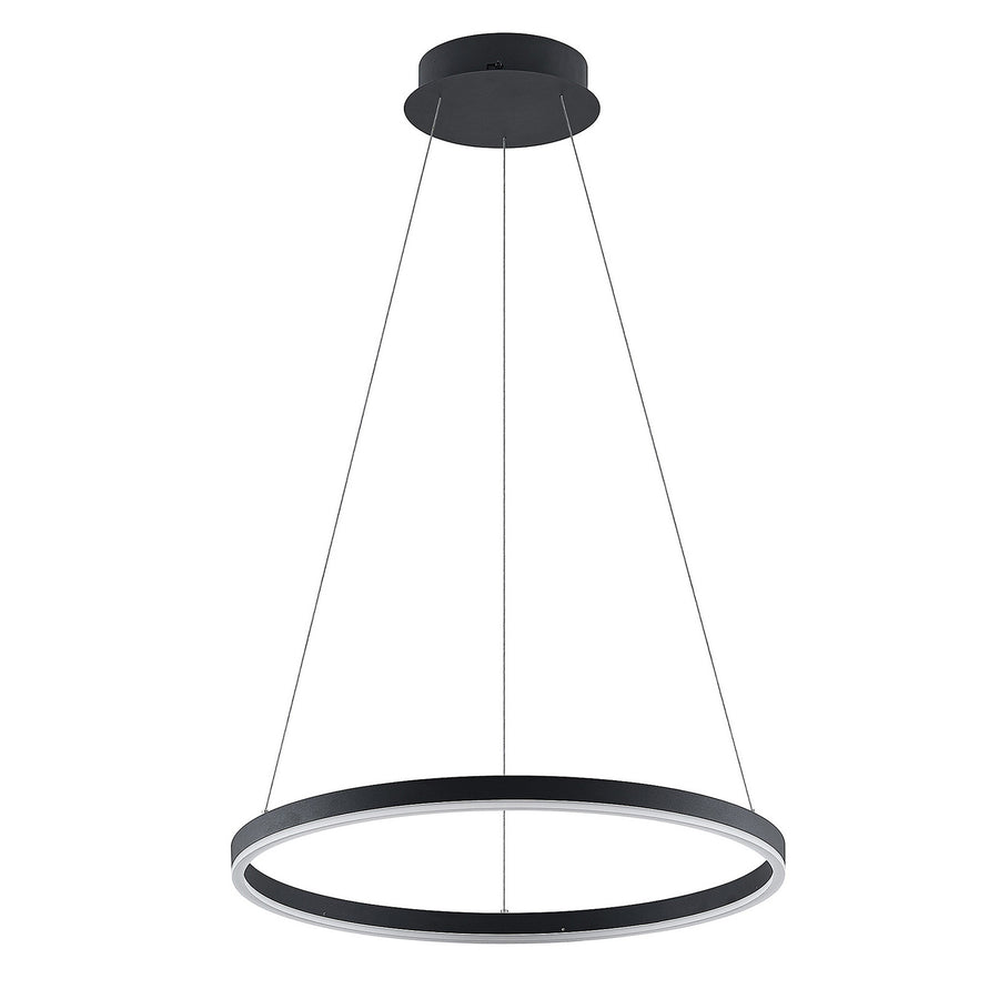 Vue en légère contre-plongée du luminaire suspendu sur fond blanc