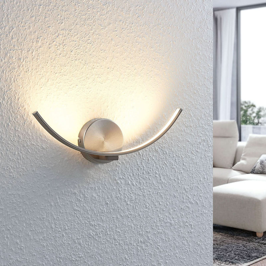 Applique murale LED Iven en métal, nickel satiné et blanc satiné, hauteur 12,5 cm