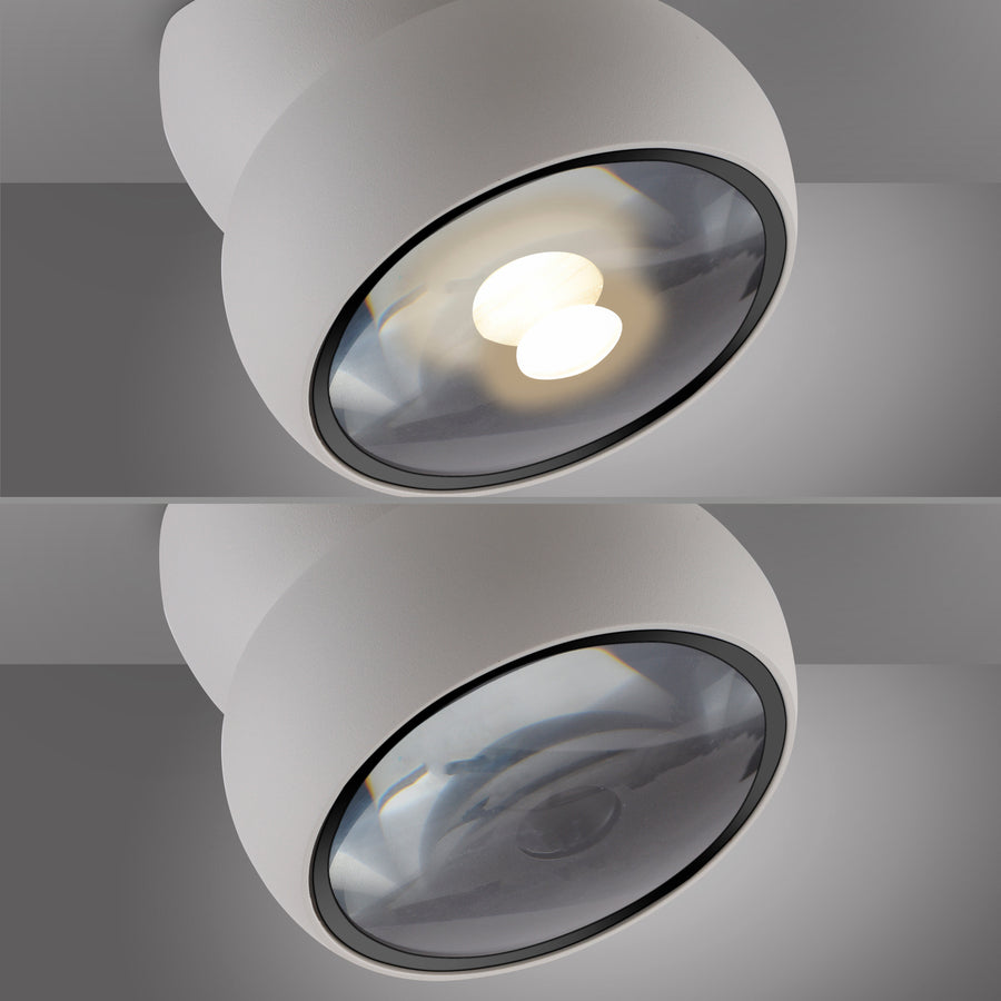 Détail du bloc optique allumé puis éteint, lentille et ouverture ovale.