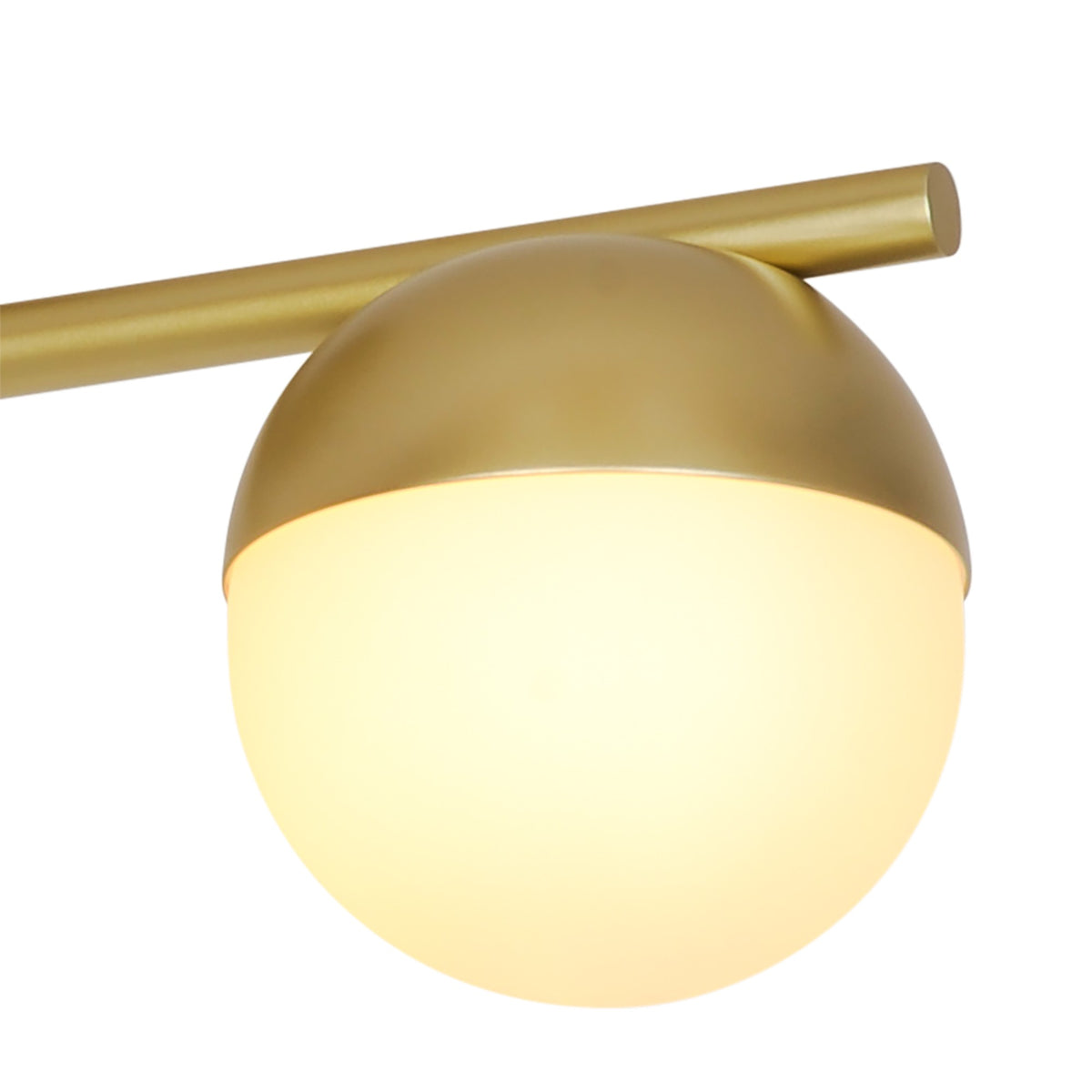 Détail rapproché d'un globe en verre et de sa calotte dorée