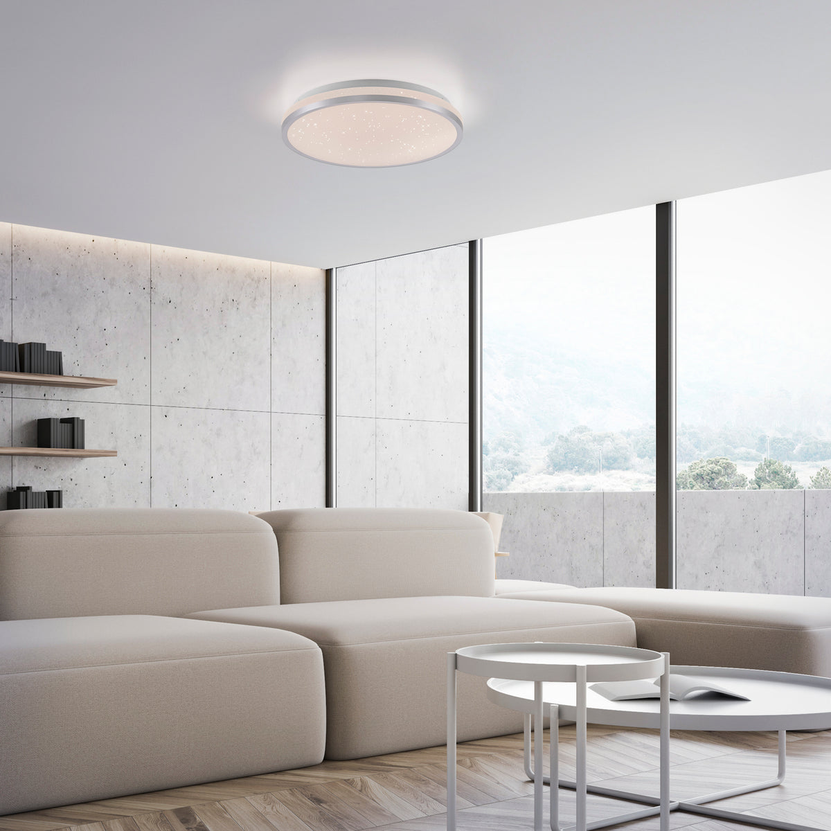 Plafonnier allumé au plafond d'un salon contemporain minimaliste avec canapé beige