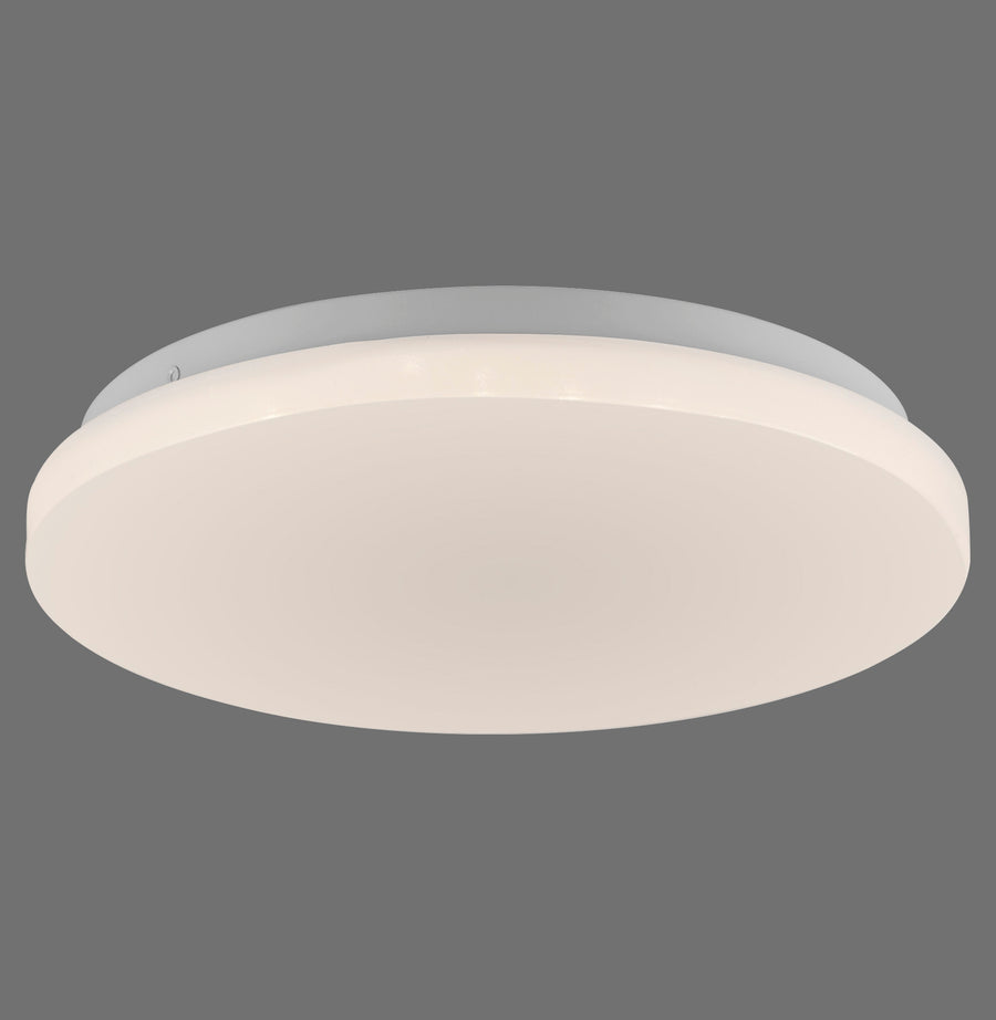 Vue de dessous du plafonnier rond blanc sur fond gris uni