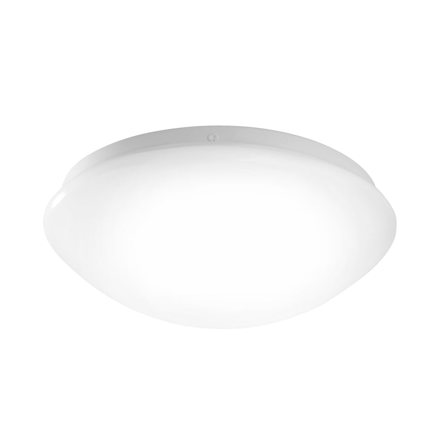 Vue de face du plafonnier blanc sur fond neutre clair, diffuseur bombé.