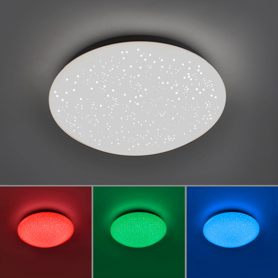 Plafonnier allumé en rouge, vert et bleu, quatre vues superposées.