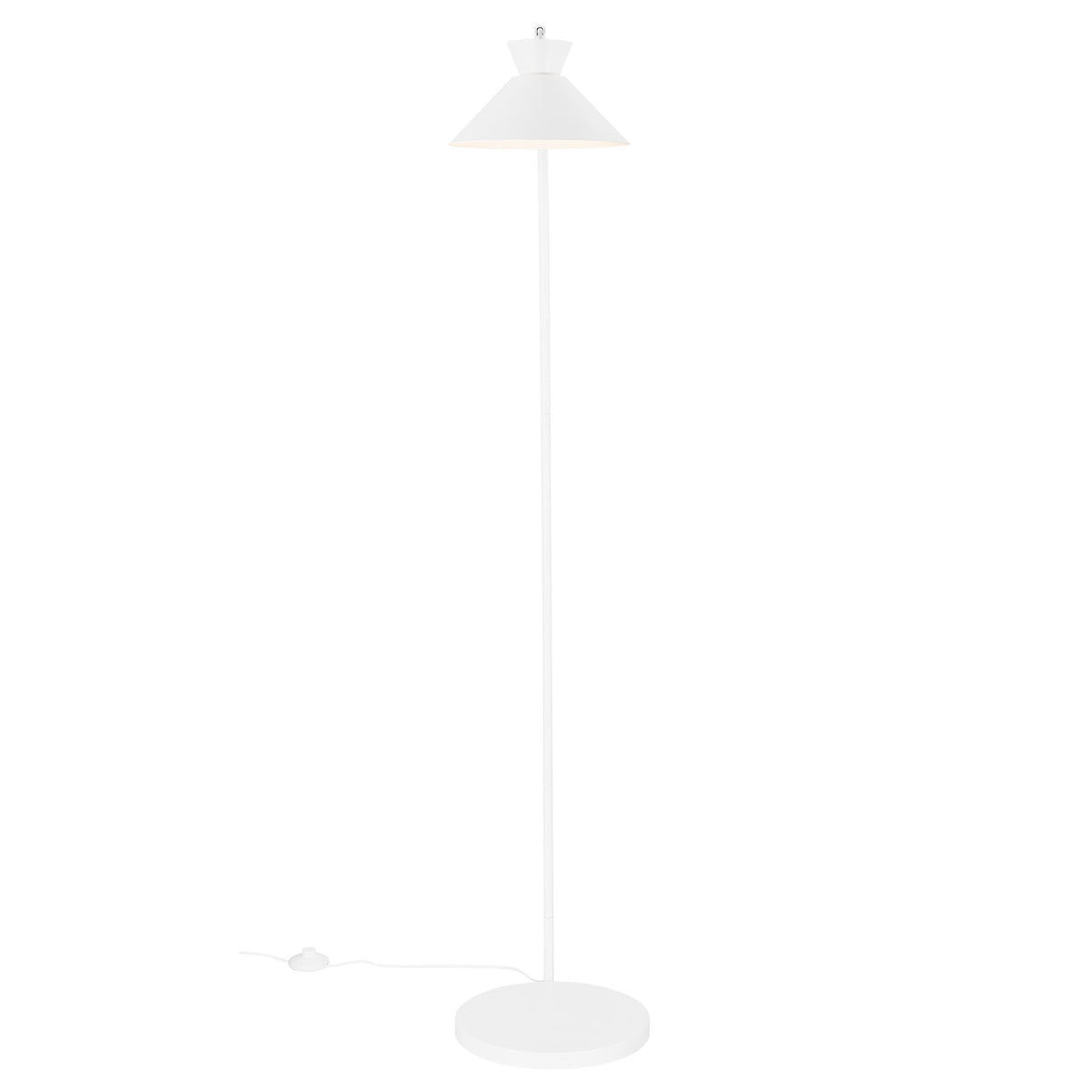 Vue de face du lampadaire blanc, tige verticale et abat-jour conique ajouré
