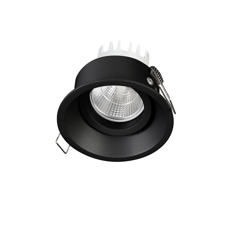 Version noire du spot encastrable orientable, montrant la collerette et le réflecteur LED strié.