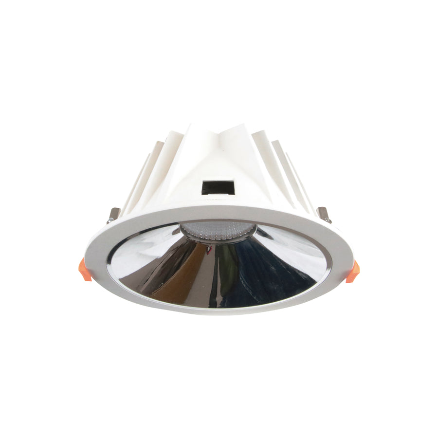 Détail du réflecteur métallique et de la LED centrale du spot encastrable