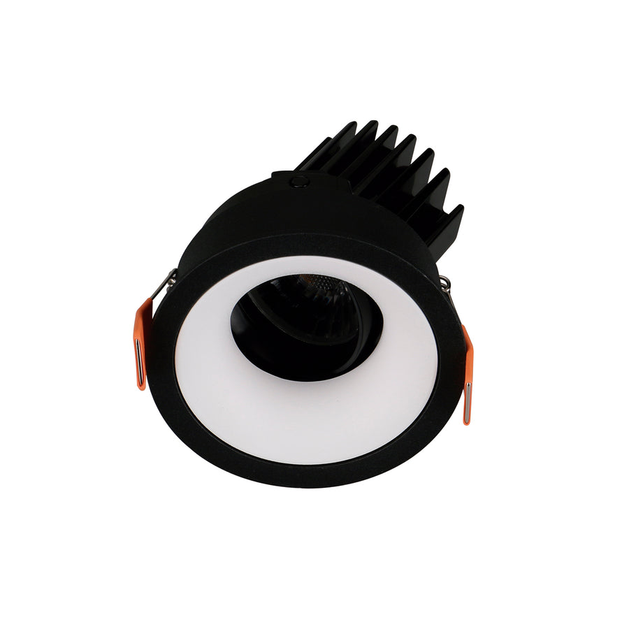 Vue de face du spot encastrable noir avec réflecteur blanc et LED centrale orientable.