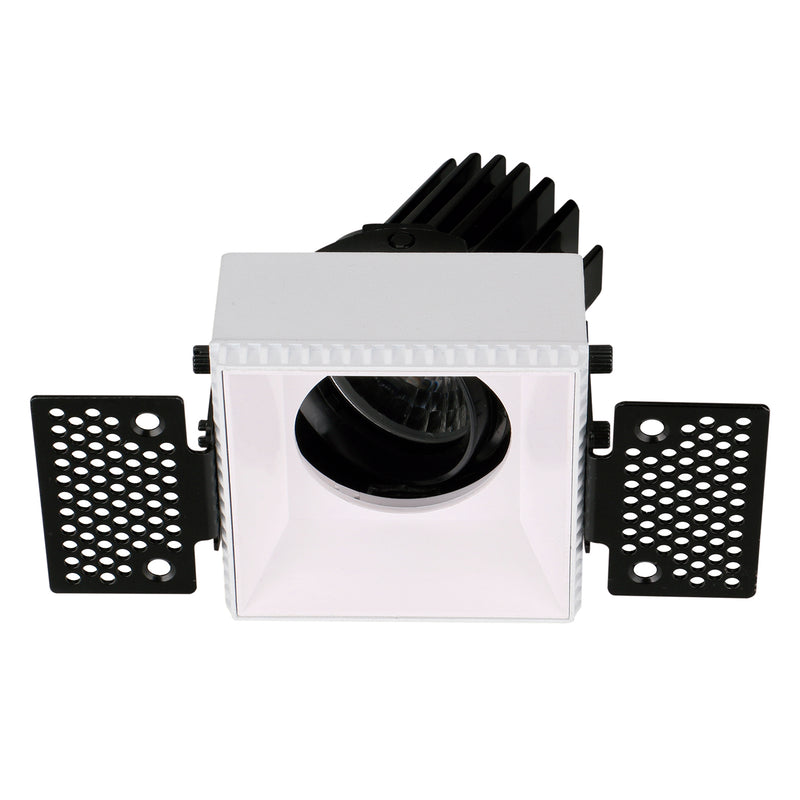 Spot encastrable orientable VIP2T carré, optique ronde, LED intégrée