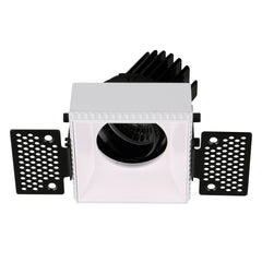 Spot encastrable orientable VIP2T carré, optique ronde, LED intégrée, variable