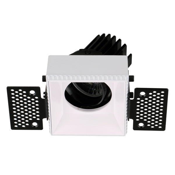 Spot encastrable orientable VIP2T carré, optique ronde, LED intégrée, variable