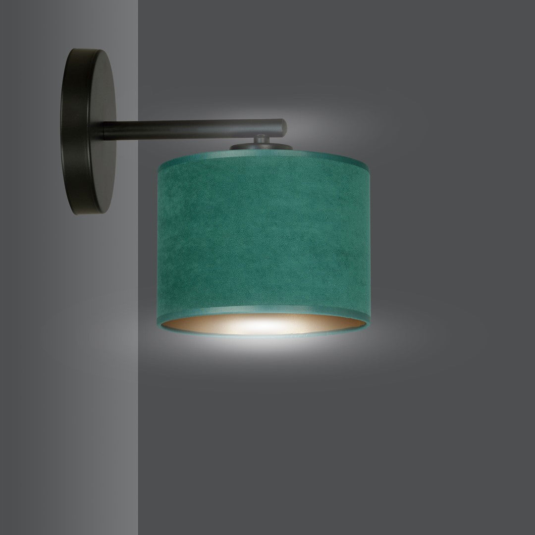 Applique murale allumée, halo lumineux diffusé par l'intérieur doré