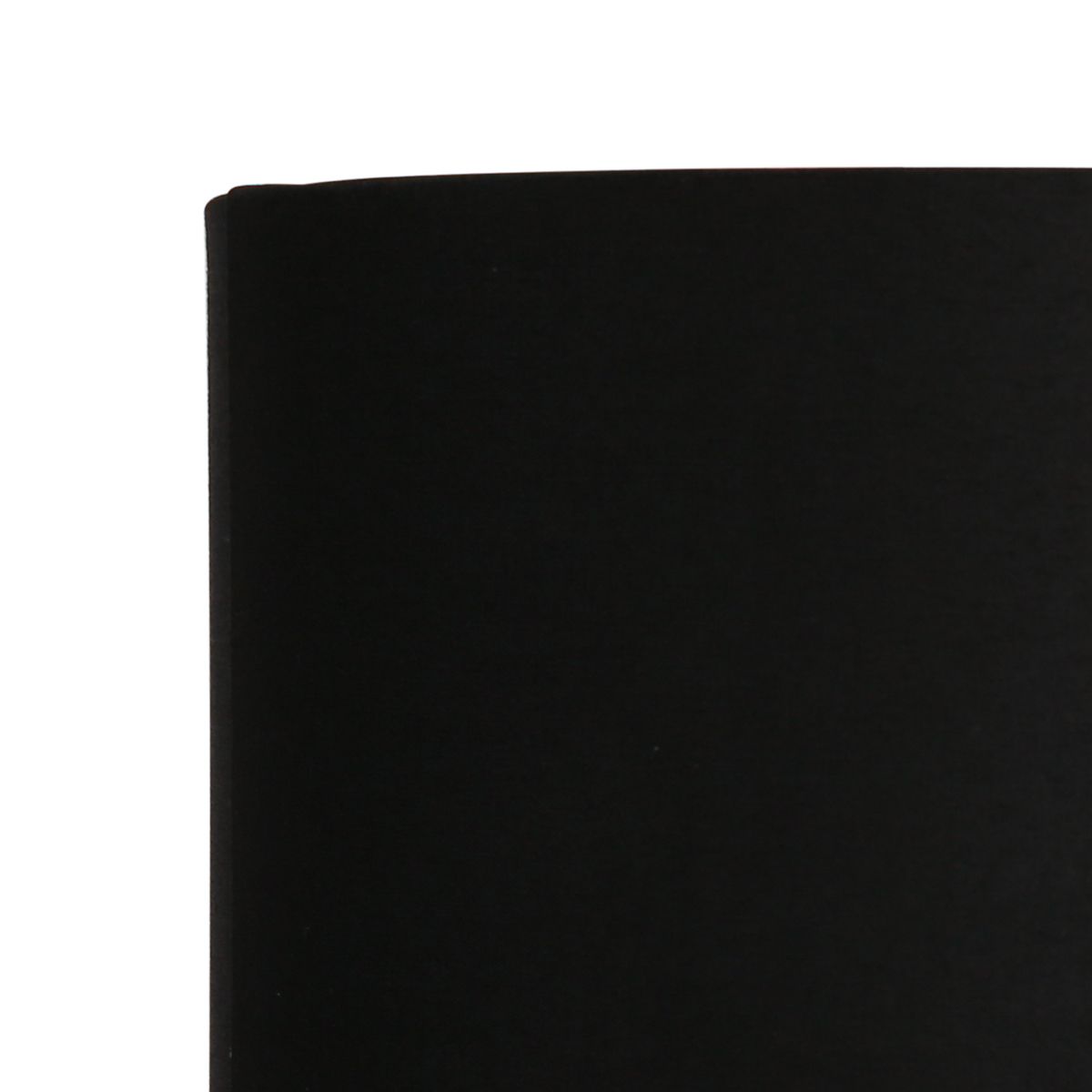 Gros plan sur le bord supérieur et la couture du revêtement textile noir