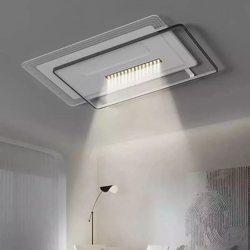 Luminaire allumé de biais montrant le faisceau projeté au plafond