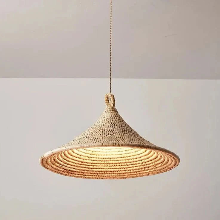 Lustre de style japonais tressé en rotin clair | Designix - Luminaire - https://designix.fr