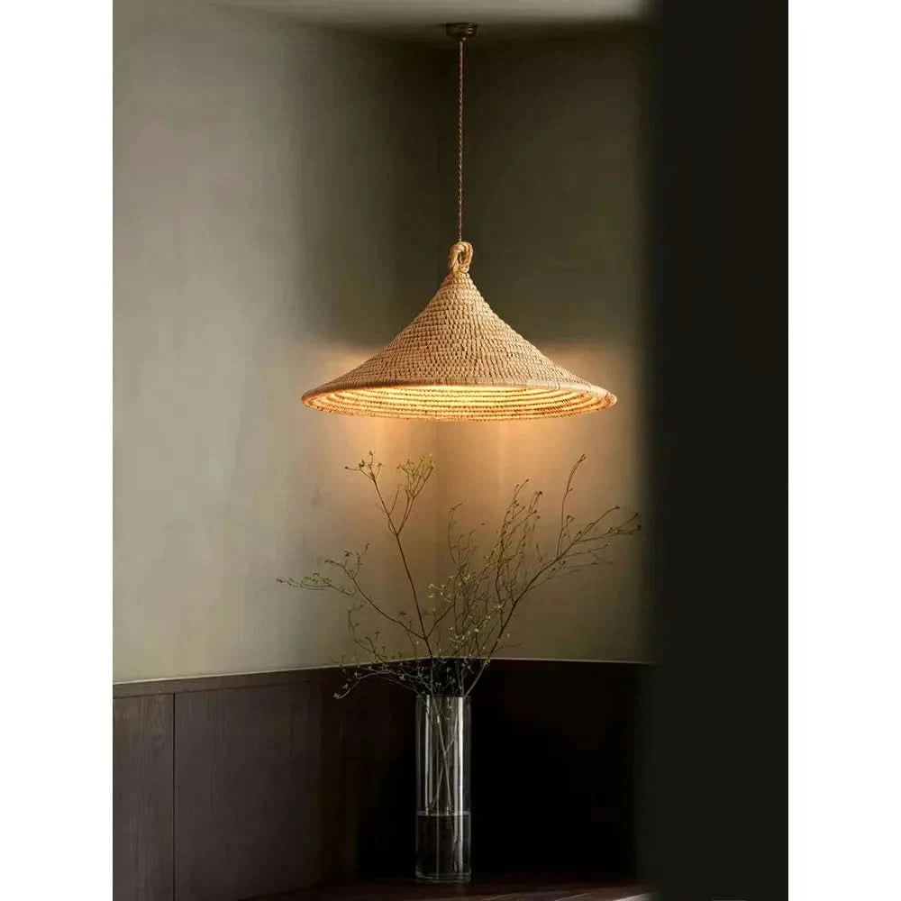 Lustre de style japonais tressé en rotin clair | Designix - Luminaire - https://designix.fr