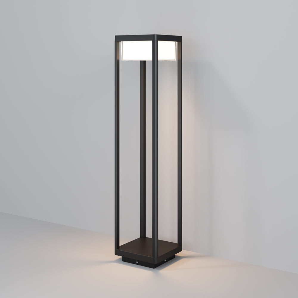 Vue de face de la borne lumineuse noire sur socle, fond gris