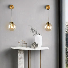 Moderne Wandleuchte mit Glaskugel | Seli