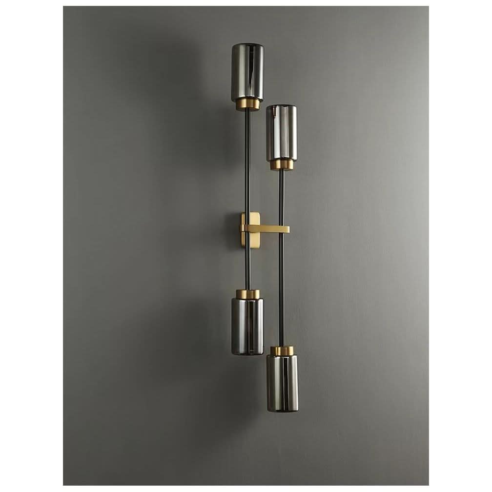 Produit de face sur fond gris anthracite, quatre cylindres suspendus