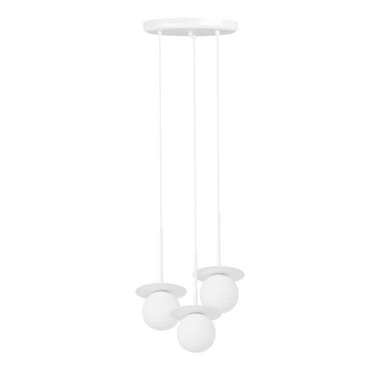 Variante entièrement blanche du luminaire suspendu à trois globes