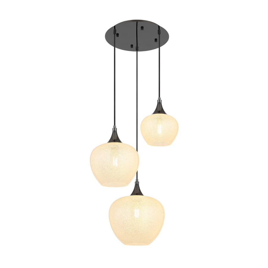 Suspension noire à trois globes en verre allumés, vue de face sur fond blanc