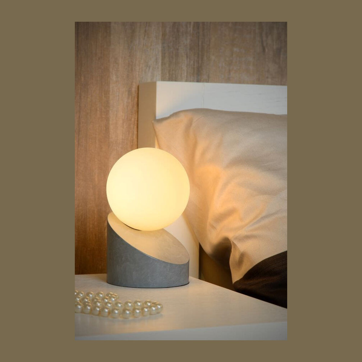Lampe à poser LEN grise et opale, verre
