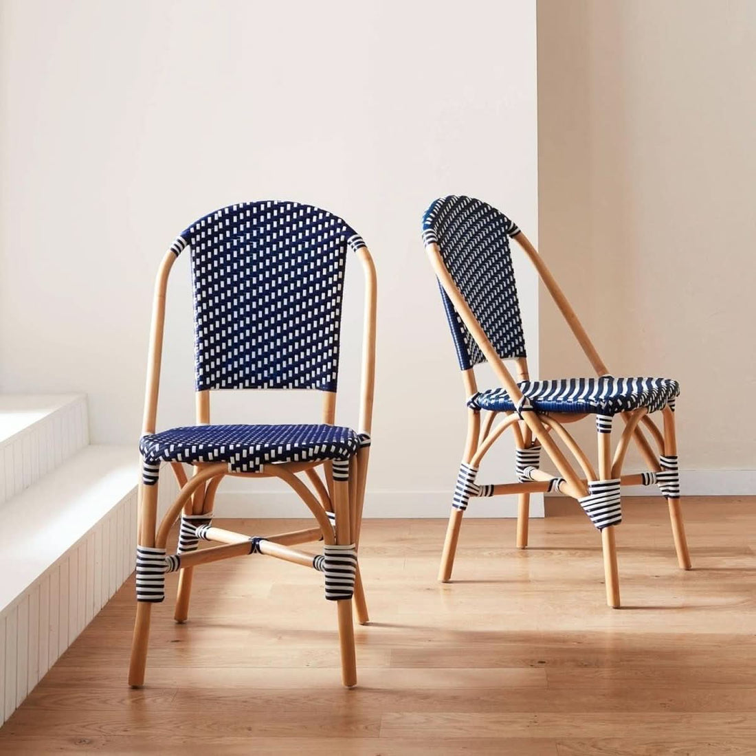 Stapelbare Bistrostühle aus Rattan | Zenith