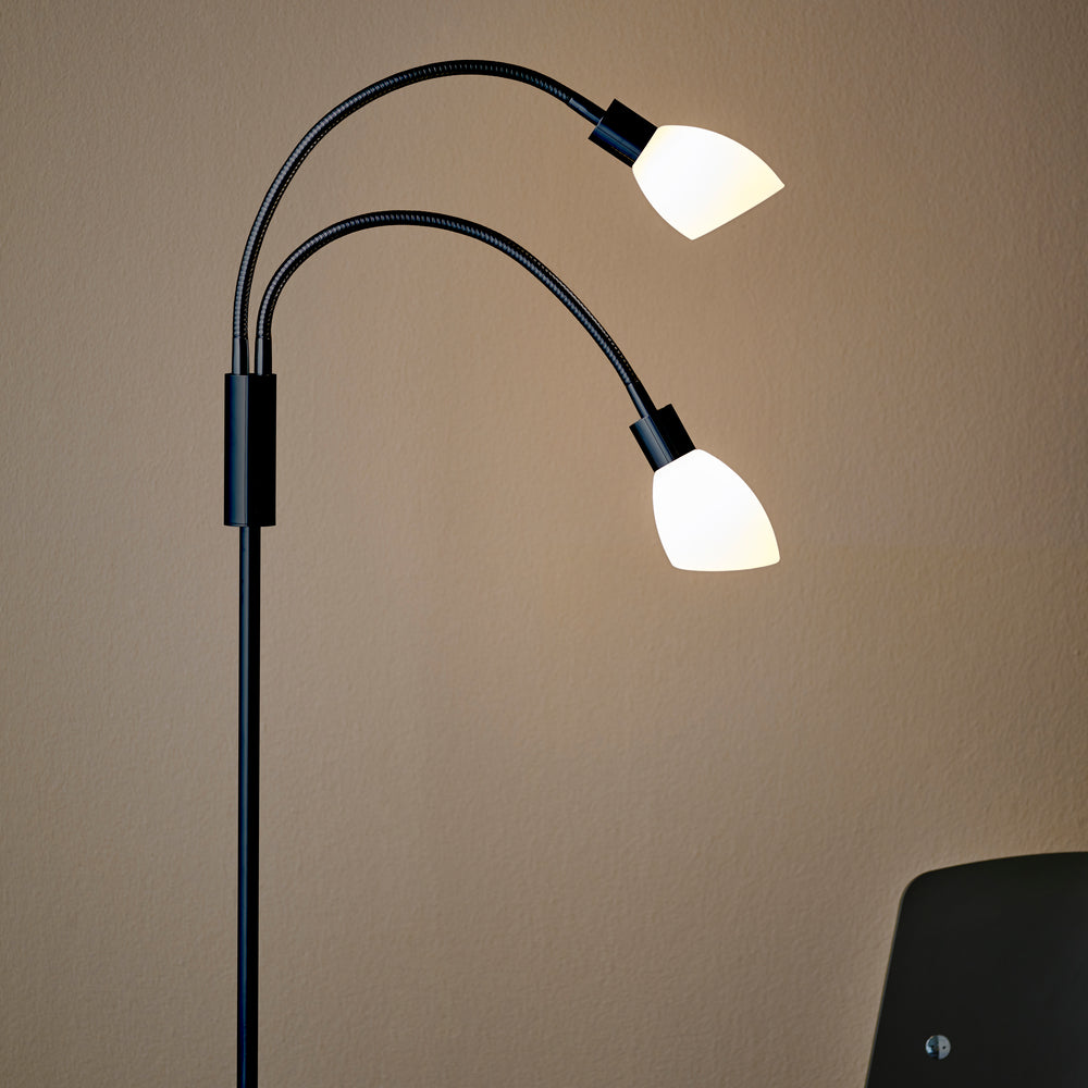 Lampadaire Cut double, noir et verre opale