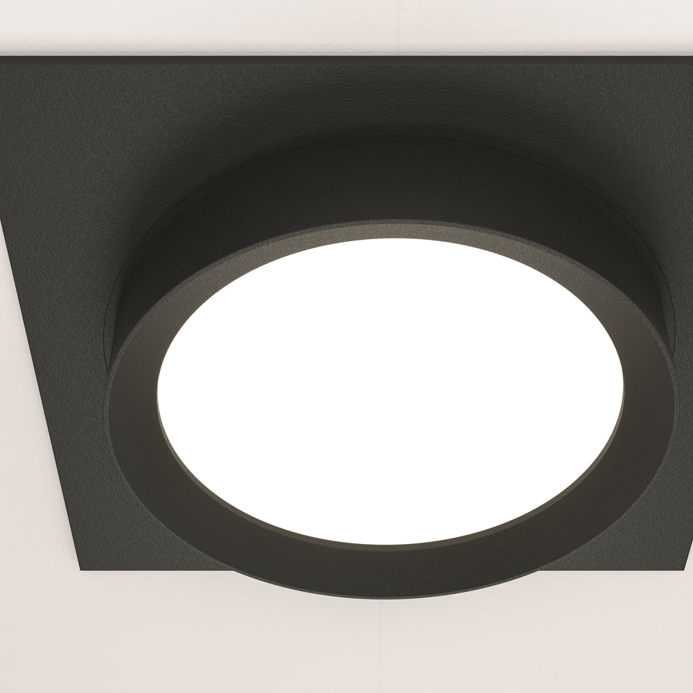 Détail de la finition texturée noire et de la bordure du réflecteur circulaire