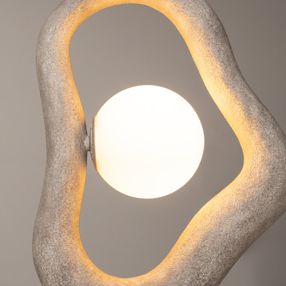 Détail de la sphère blanche et de l'anneau éclairé de l'intérieur