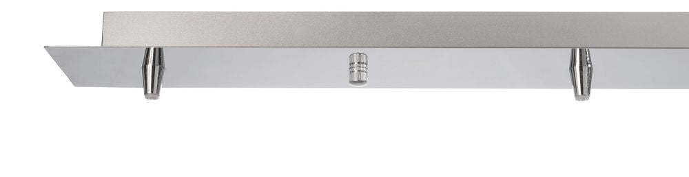 Détail du rail de fixation argenté et de ses embouts chromés soutenant les suspensions