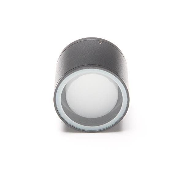 Vue de dessous montrant le diffuseur blanc et la couronne anthracite du luminaire