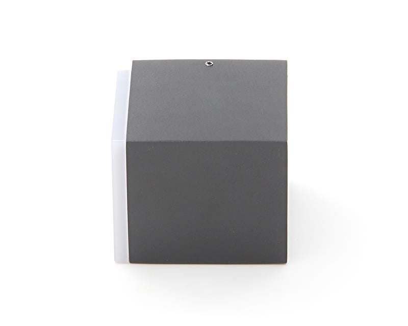 Vue de face de l'applique cube grise avec diffuseur blanc sur le côté.
