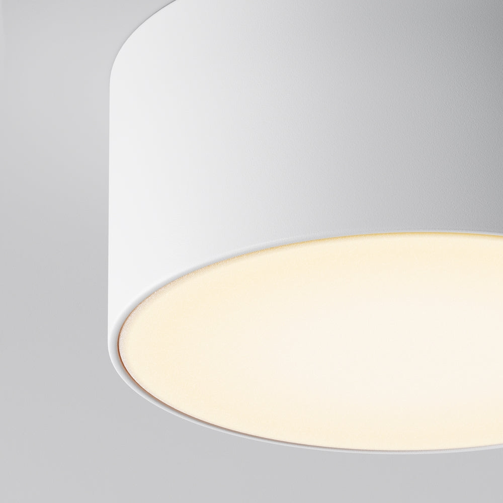 Gros plan sur le bord arrondi et le diffuseur lumineux allumé