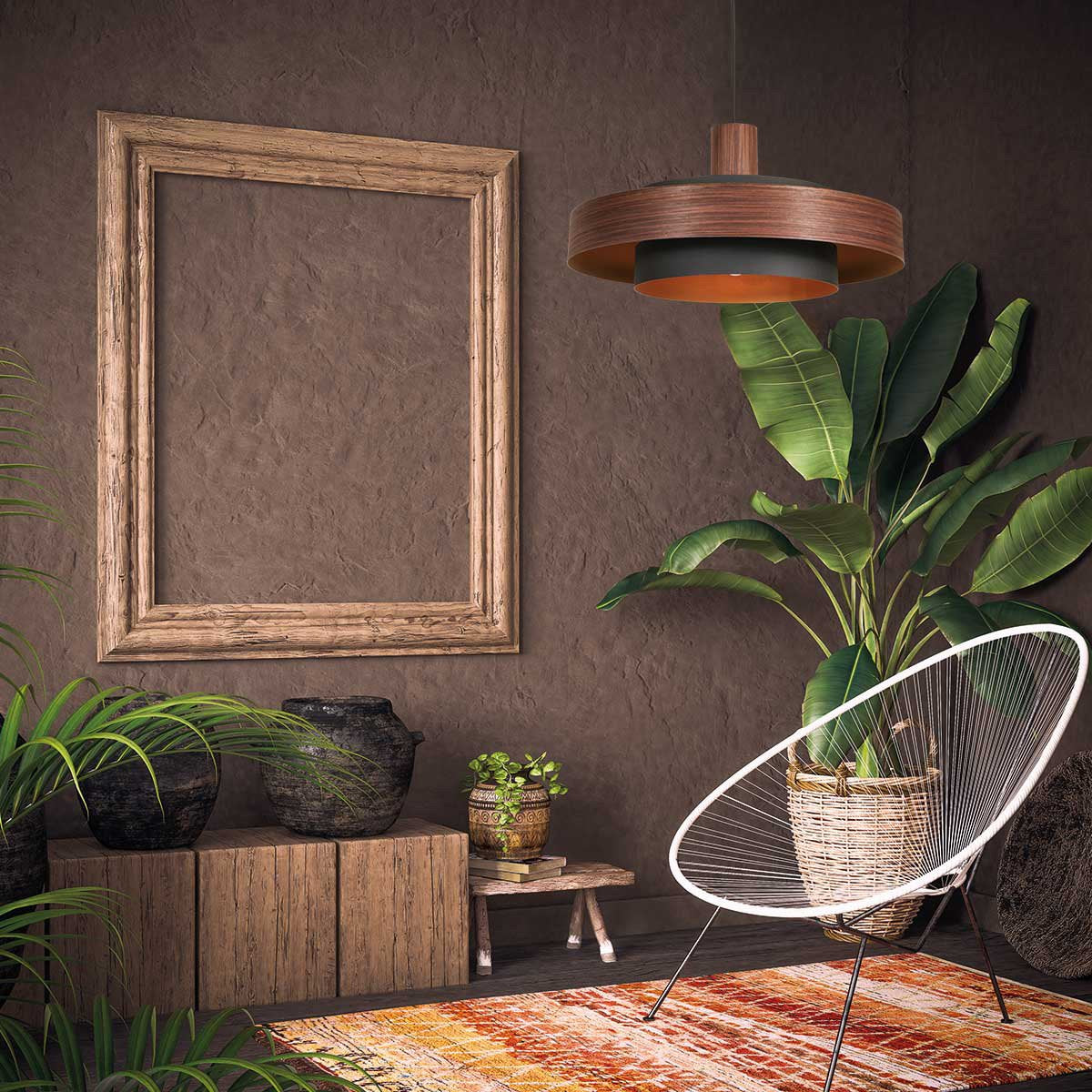 Mise en ambiance dans un salon aux murs bruns, fauteuil et plante verte