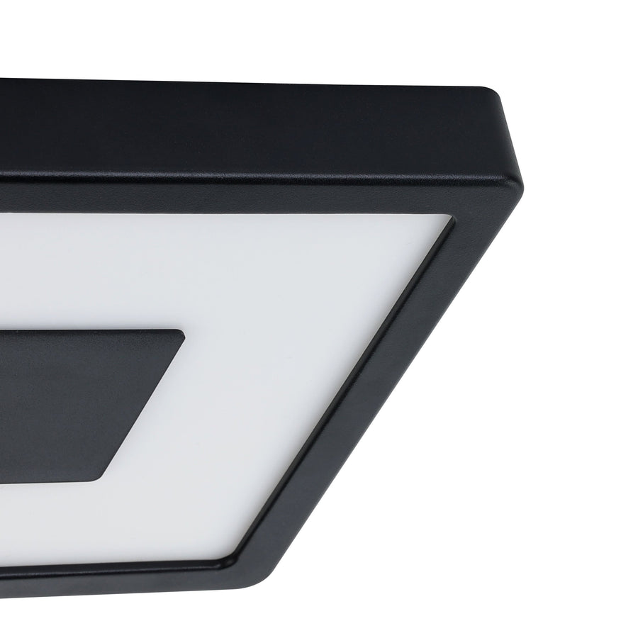 Détail rapproché du coin arrondi et de la finition du cadre noir