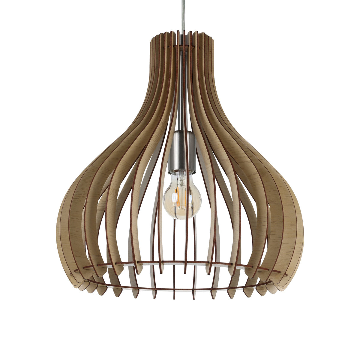 Gros plan sur les lamelles en bois courbées et la douille métallique du luminaire.