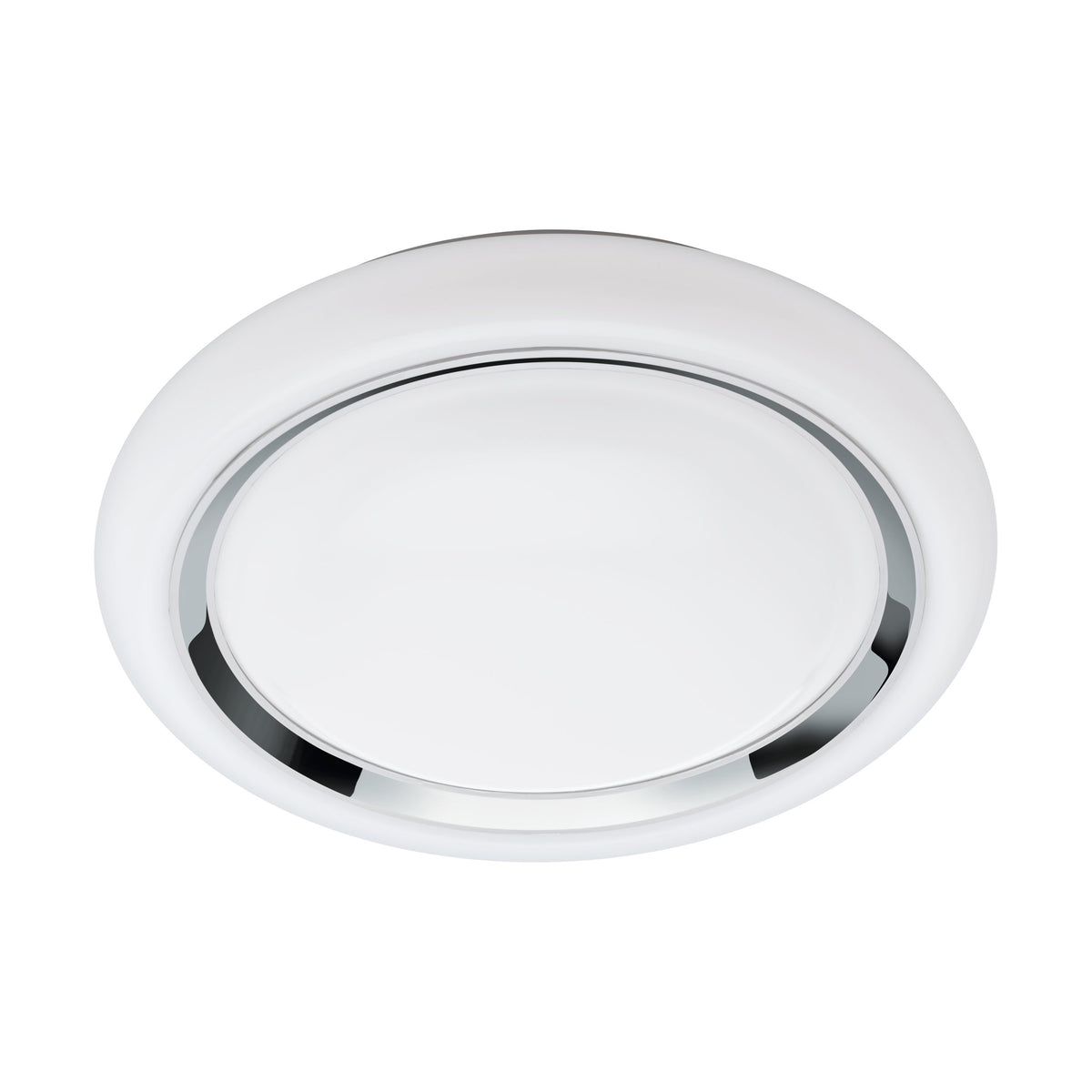 Vue rapprochée du plafonnier montrant la bague chromée brillante et le verre blanc