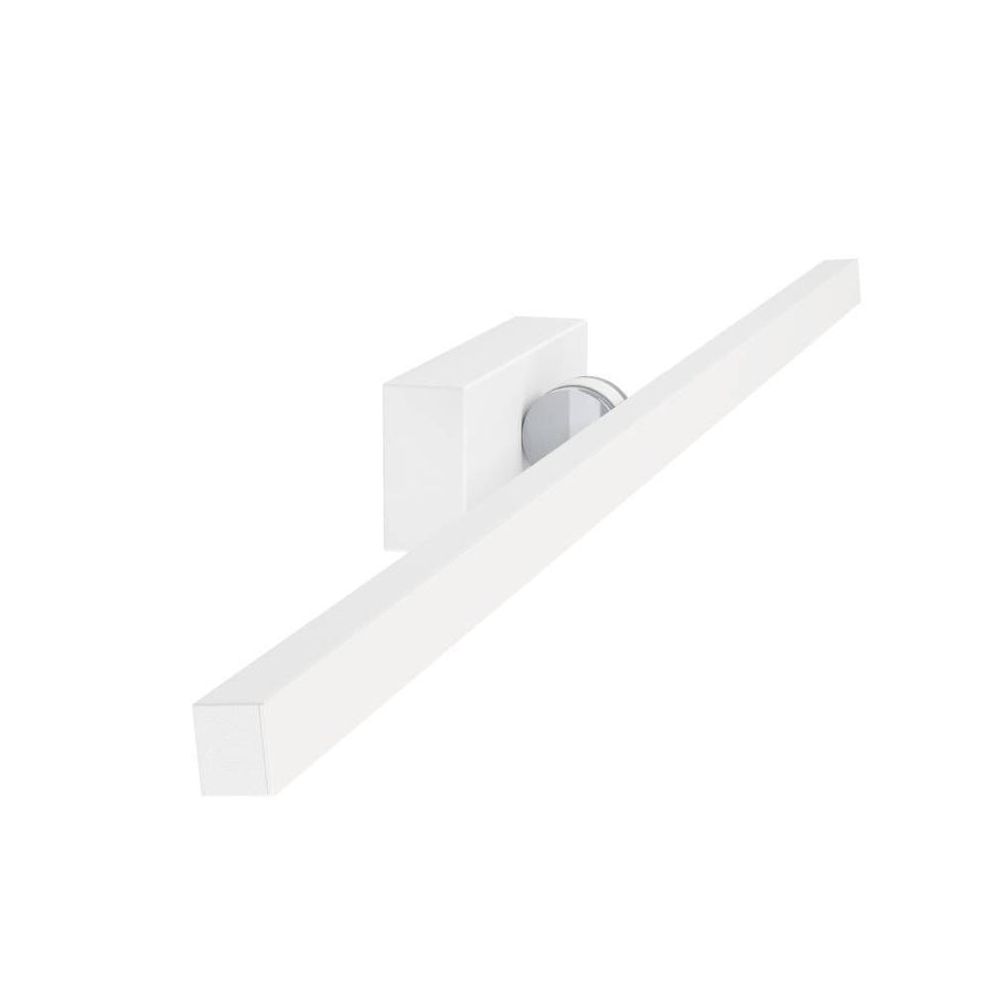 Vue de trois quarts du luminaire linéaire blanc avec fixation centrale chromée.
