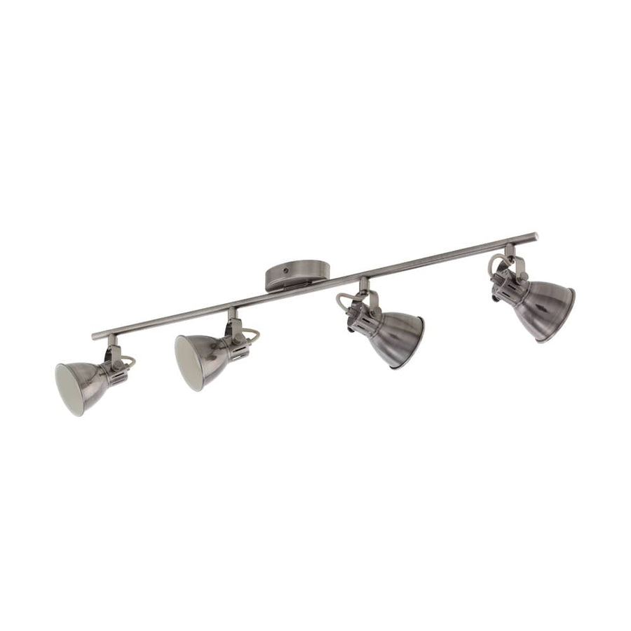 Vue angulaire du luminaire à quatre spots nickel brossé sur fond blanc