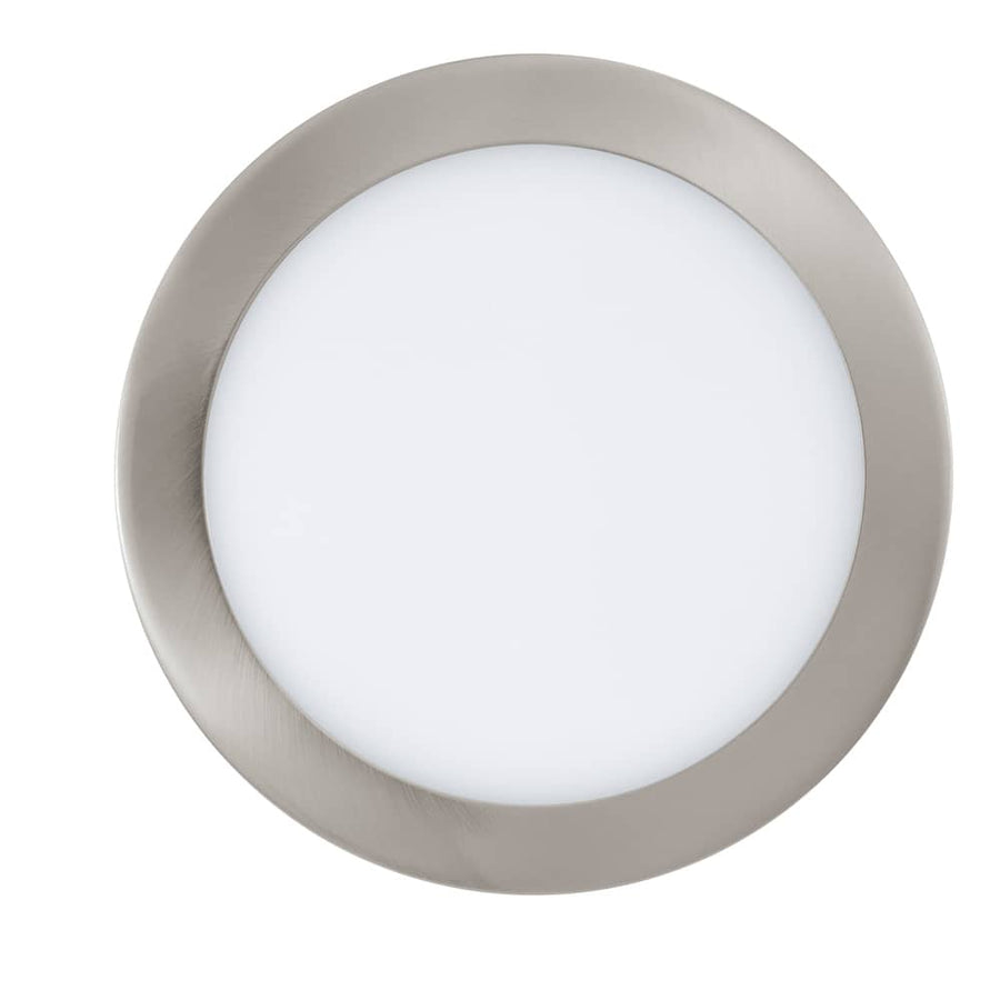 Vue de face du spot rond à collerette métallique et diffuseur blanc opaque