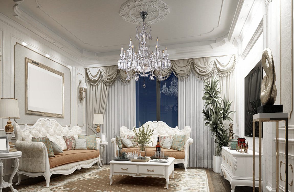 Mise en ambiance dans un salon classique avec lustre en cristal suspendu au plafond.