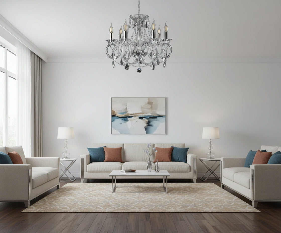Ambiance de salon moderne clair avec le lustre en cristal au plafond