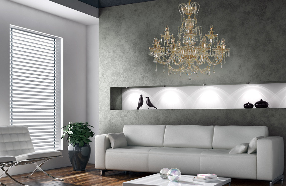 Mise en ambiance du lustre suspendu dans un salon gris avec canapé blanc
